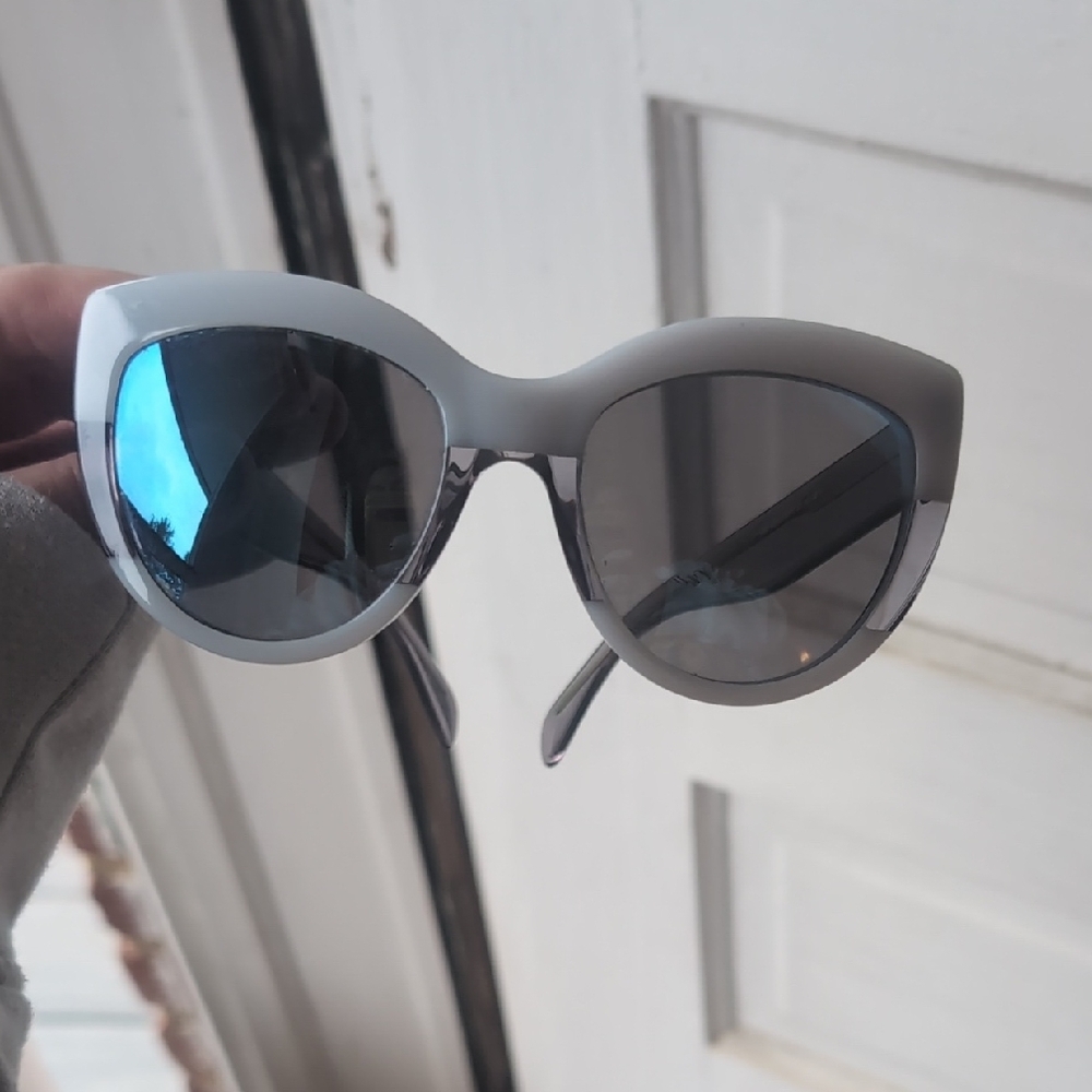 Marc By Marc Jacobs Gray Cat-Eye Sunglasses
